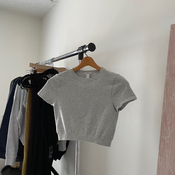 Forever 21 Active Crop Top - Picture 2 of 4